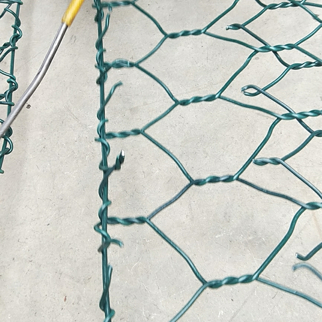 El malecón subacuático protege la malla hexagonal tejida caja de gaviones recubierta de zinc