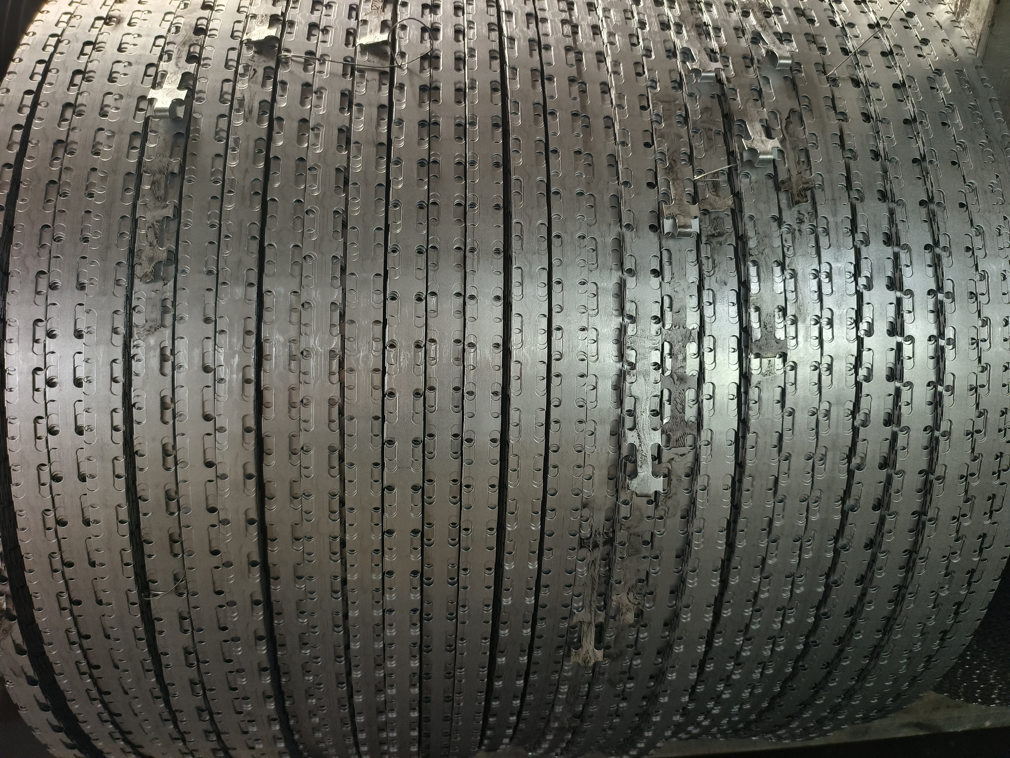 Cinta de Púas en Laminillas Semi-Terminada